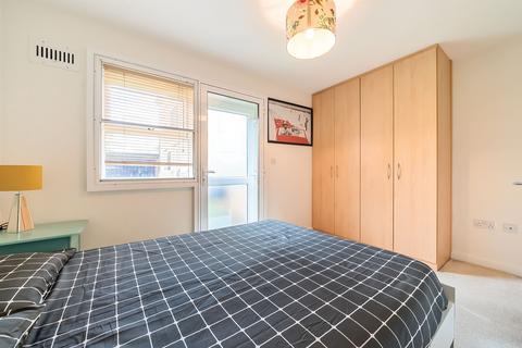 undefined, St. Margarets Road, London