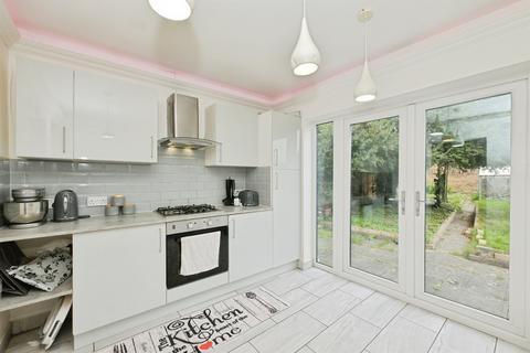 3 bedroom semi-detached house for sale, Wharf Road, Broxbourne