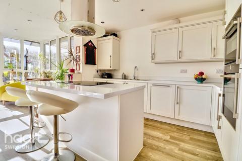 4 bedroom detached house for sale, Jenners Yard, Swindon