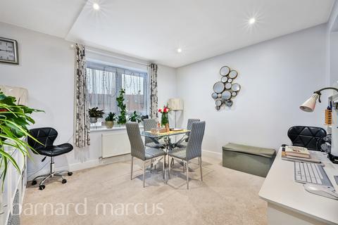 2 bedroom flat for sale, Henderson Road, Croydon