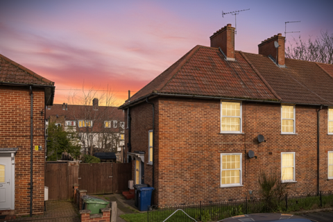 1 bedroom ground floor flat to rent, Kennedy Road, Hanwell, London, W7