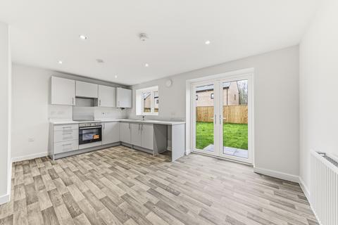 3 bedroom semi-detached house for sale, Kittiwake Road, Edenthorpe DN3