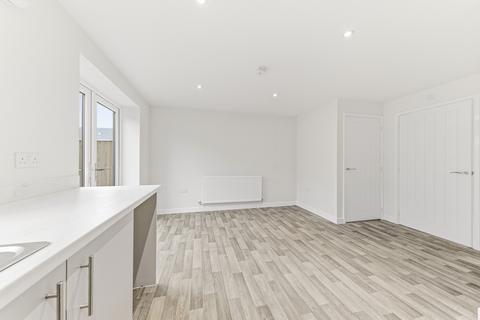 3 bedroom semi-detached house for sale, Kittiwake Road, Edenthorpe DN3