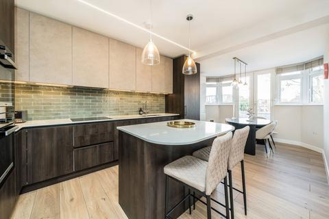 3 bedroom flat to rent, The Ridgeway, LONDON NW11