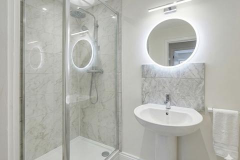undefined, c Clayponds Lane, London, TW8