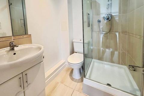 2 bedroom apartment to rent, Tilley Road, Feltham, TW13
