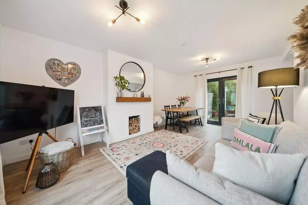 3 bedroom terraced house for sale - Photo 7