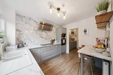 3 bedroom terraced house for sale - Photo 8