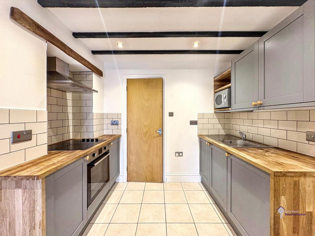 Stuido flat victoria road