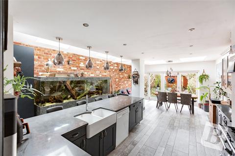 3 bedroom semi-detached house for sale, Ongar Road, Brentwood, Essex, CM15
