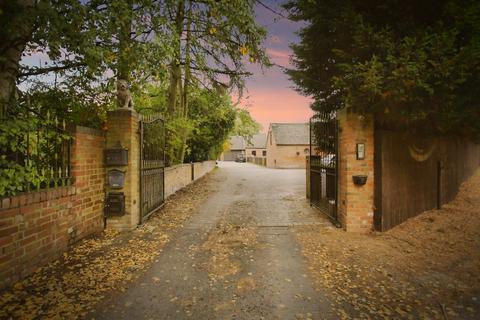 3 bedroom barn conversion for sale, Hospital Lane, Bedworth