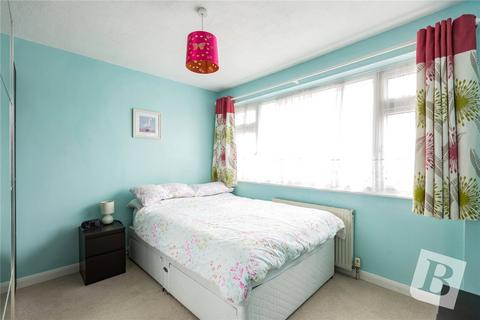 4 bedroom semi-detached house for sale, Hedingham Road, Hornchurch, RM11