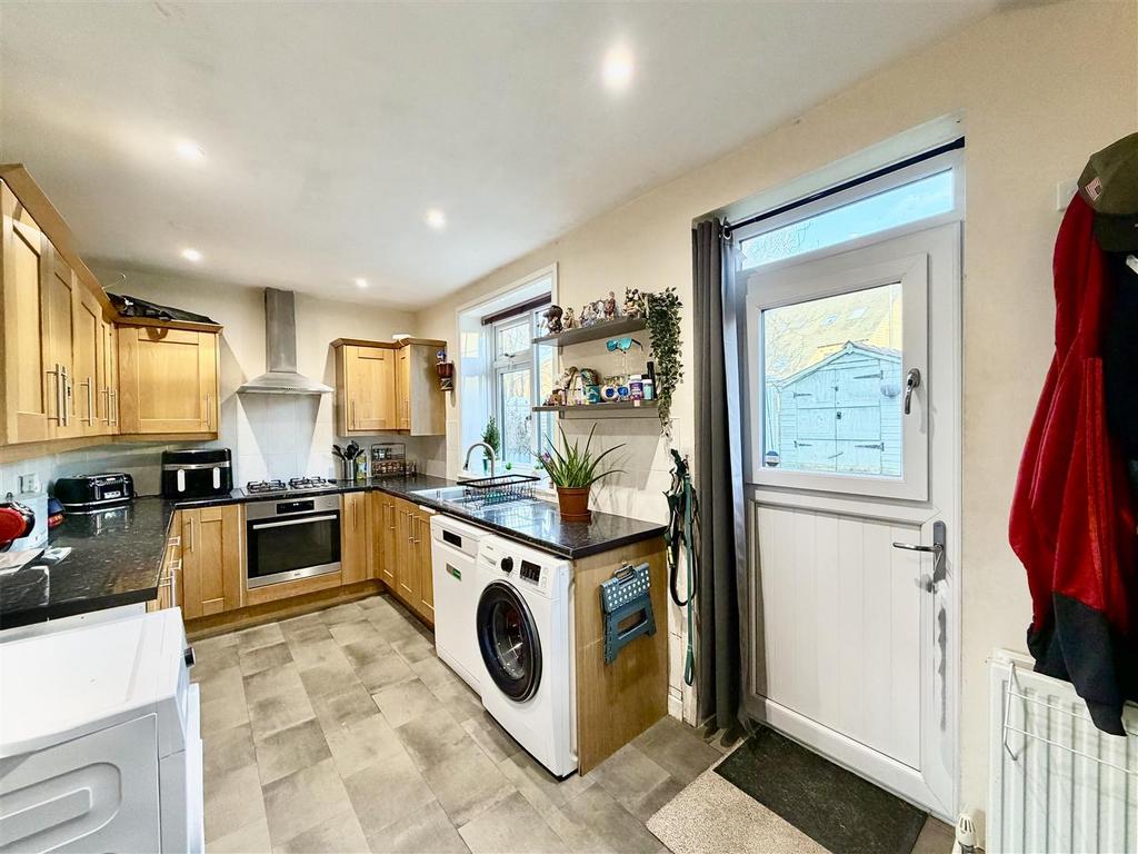 Dining kitchen