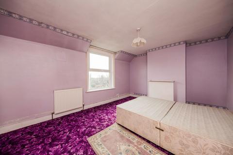 undefined, MAYNARDS GREEN, HEATHFIELD