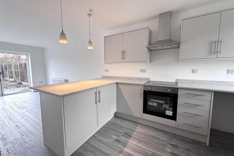3 bedroom townhouse to rent, Portland Crescent, Grimethorpe