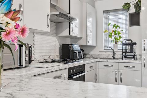 2 bedroom end of terrace house for sale, Drake Avenue, Ivybridge PL21