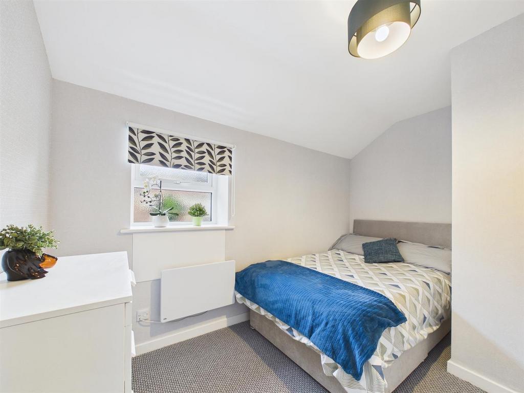 Bed 1.jpg
