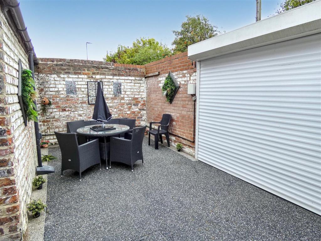 Shared yard.JPG