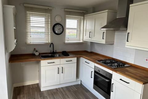 4 bedroom detached house to rent, Fernhill Avenue, Weymouth