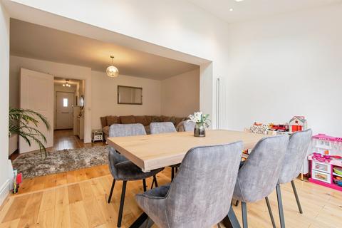 4 bedroom semi-detached house for sale, Armstrong Road, Luton