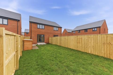 2 bedroom semi-detached house for sale, Kittiwake Road, Edenthorpe DN3