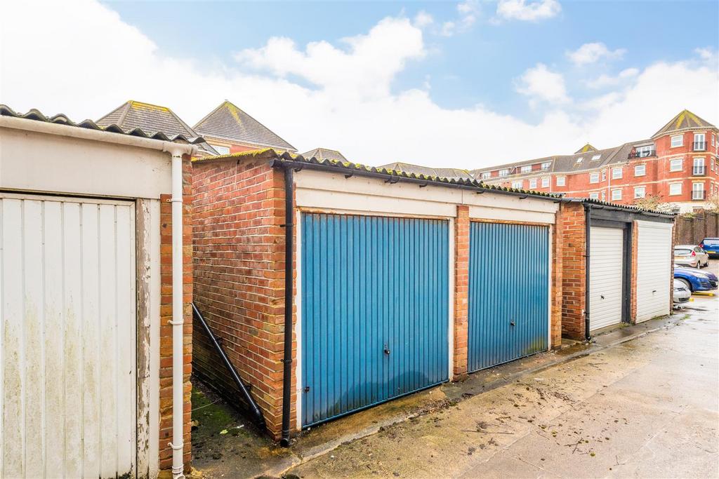 Beresford Court Garages -5.jpg