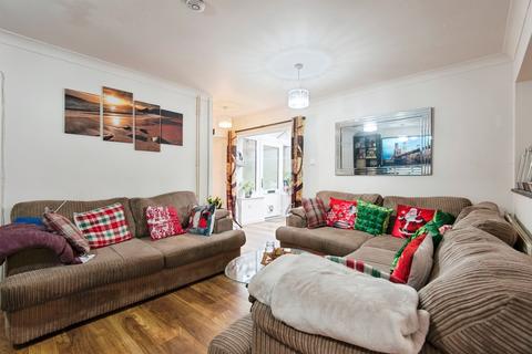 4 bedroom end of terrace house for sale, Brunswick Close, BIGGLESWADE