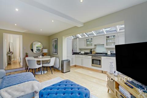 2 bedroom flat to rent, Tonsley Hill, SW18