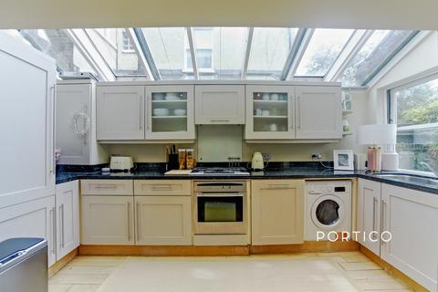 2 bedroom flat to rent, Tonsley Hill, SW18