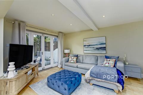 2 bedroom flat to rent, Tonsley Hill, SW18