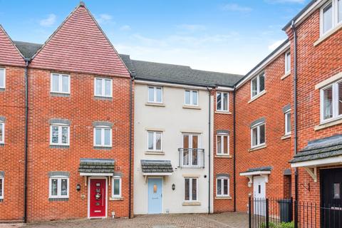 Mazurek Way, SWINDON