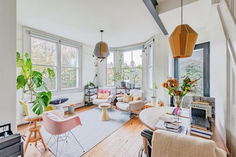 2 bedroom semi-detached house for sale, Woodlands Road, Redhill