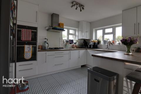 4 bedroom semi-detached house for sale, Mount Road, Rochester