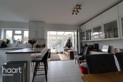 4 bedroom semi-detached house for sale, Mount Road, Rochester