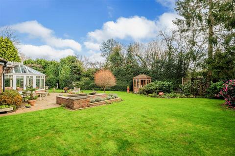 4 bedroom detached house for sale, Cedar Walk, Kingswood, Tadworth