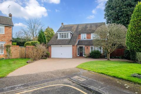 4 bedroom detached house for sale, Cedar Walk, Kingswood, Tadworth