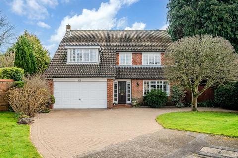 4 bedroom detached house for sale, Cedar Walk, Kingswood, Tadworth