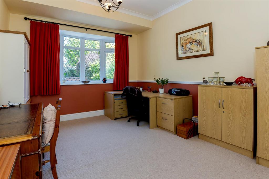 Bedroom 2 study office SAPL4135-20250506-Dx O Deep P