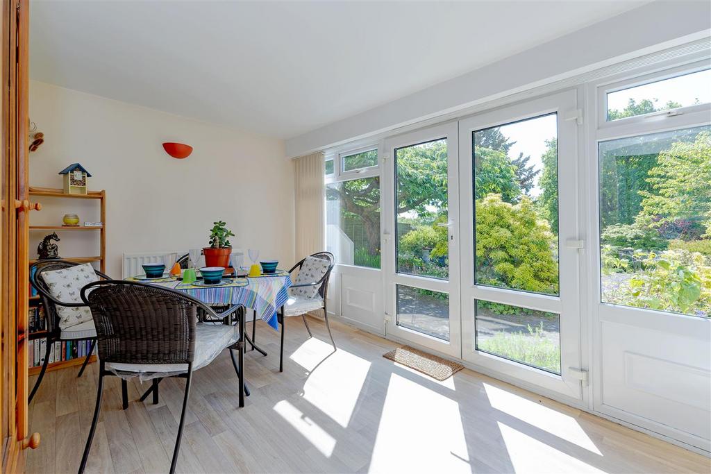 Downstairs sunroom 1 SAPL4500-20250506-Dx O Deep PRI