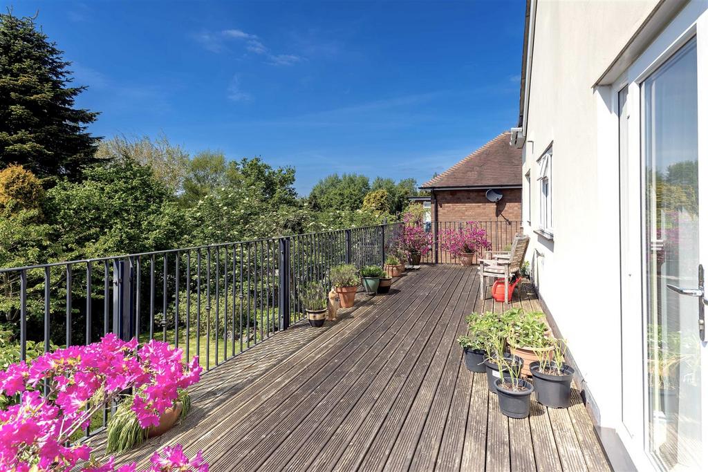 Upper patio deck SAPL3994-20250506-Dx O Deep PRIME X