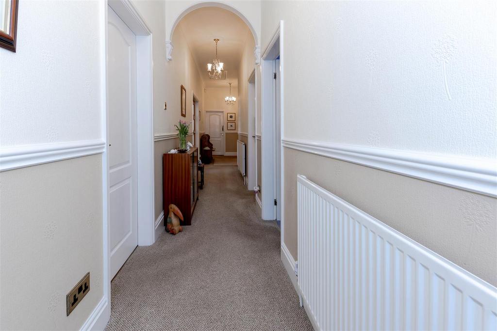 Re Edit hallway 1 SAPL4105-20250506-Dx O Deep PRIME