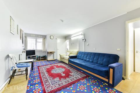 1 bedroom terraced bungalow for sale, Lovat Walk, Hounslow