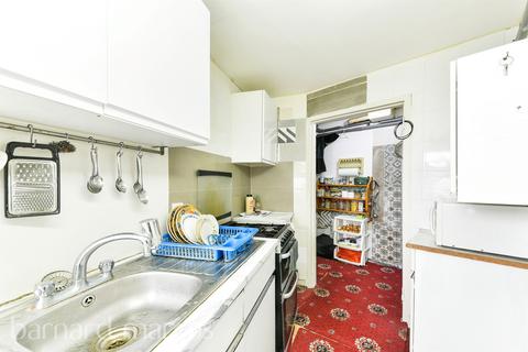 1 bedroom terraced bungalow for sale, Lovat Walk, Hounslow