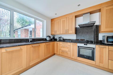 4 bedroom semi-detached house for sale, Willow Road, Enfield