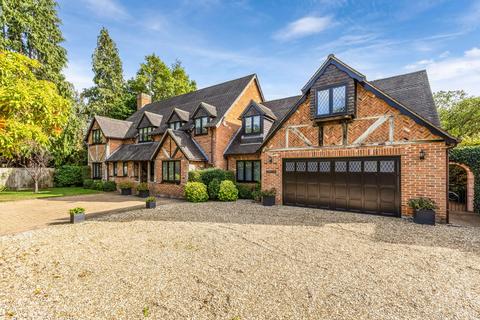 undefined, Middle Avenue, Farnham, Surrey, GU9