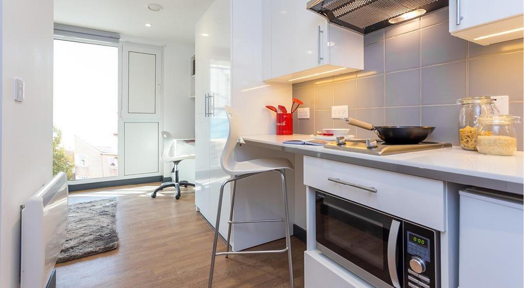Apartment in Southampton - View 5
