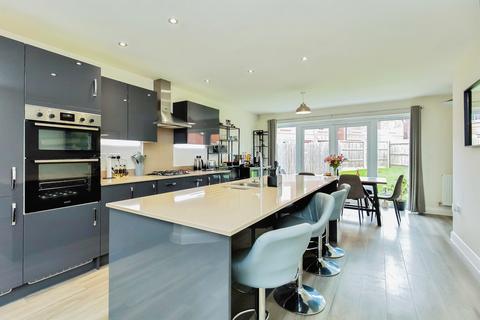 4 bedroom detached house for sale, Dunmore Road, Market Harborough