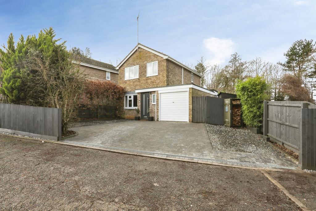 3 bedroom detached house for sale