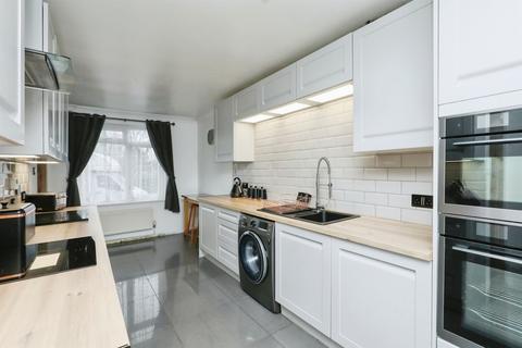 3 bedroom terraced house for sale, Rider Haggard Road, Norwich