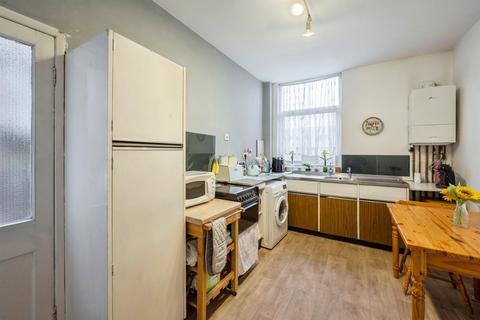 3 bedroom terraced house for sale, Bentley Road, Bentley, Doncaster